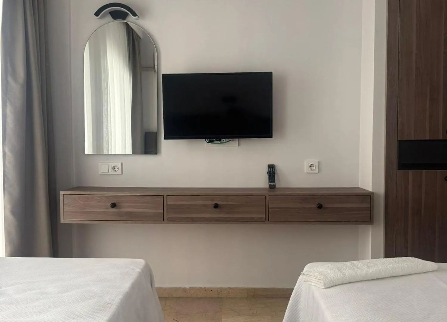 Eren Otel Çeşme