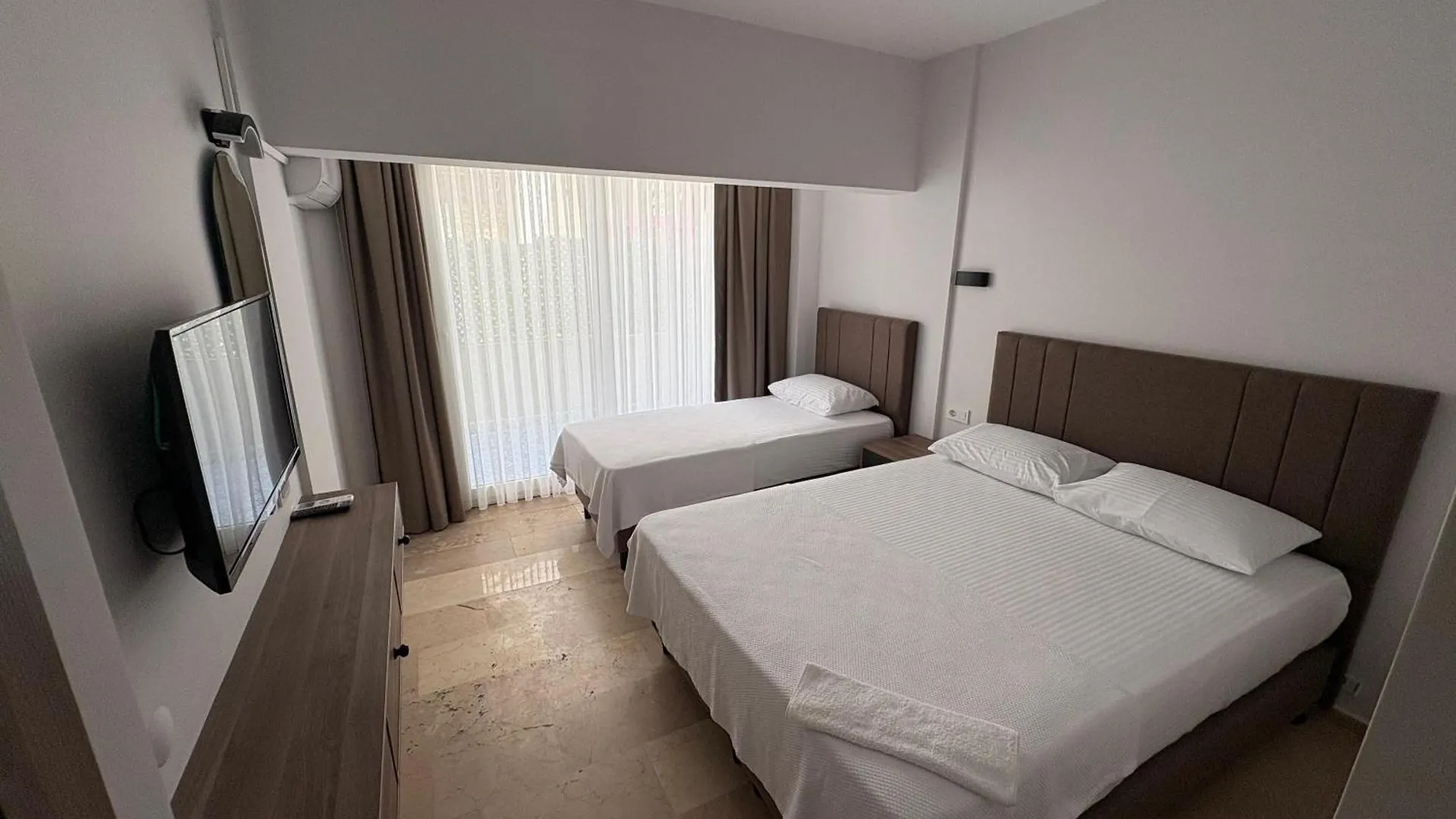 Eren Otel Çeşme